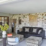 מלון La Chevre D'or 5*