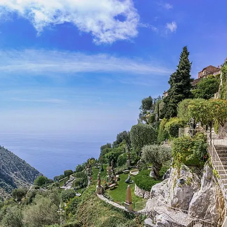 Hotel La Chevre D'or 5*