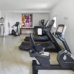 Отель La Chevre D'or 5*