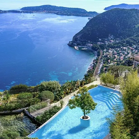 Hotell La Chevre D'or 5*