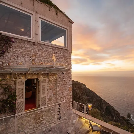 Hotel La Chevre D'or