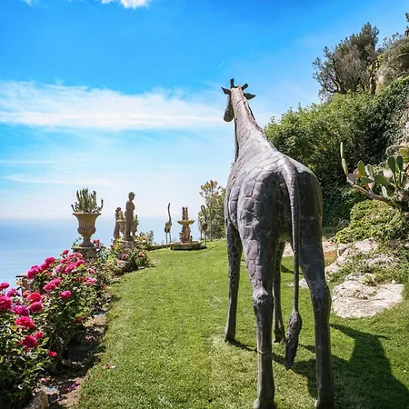 Hotel La Chevre D'or 5*