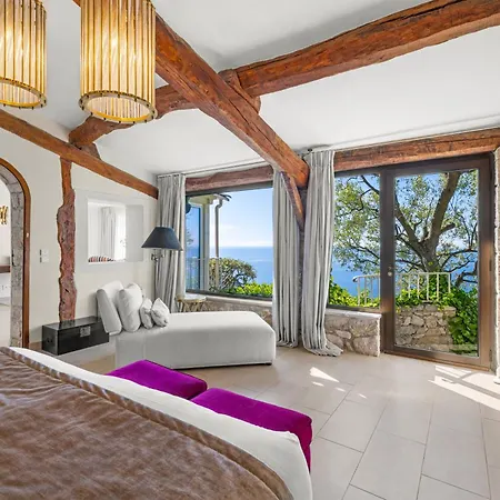Hotel La Chevre D'or 5*