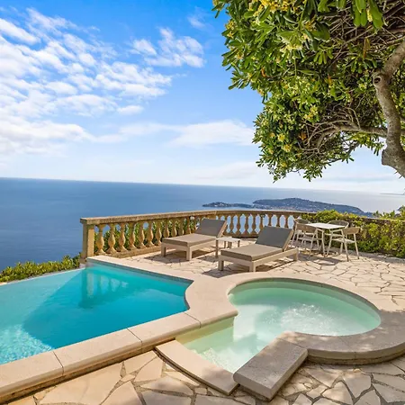 מלון La Chevre D'or 5*