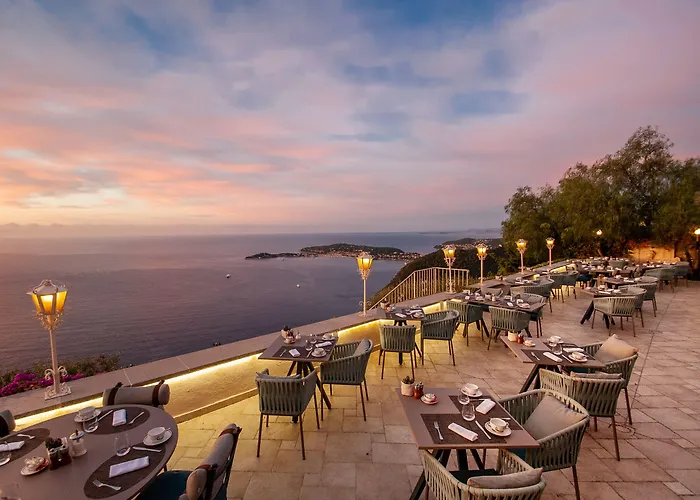 Otel La Chevre D'or 5*